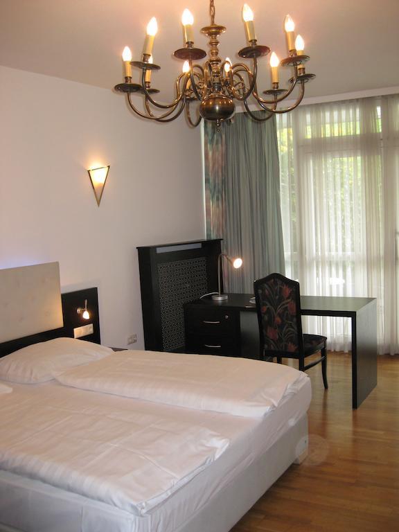 Dom Hotel Linz Eksteriør billede