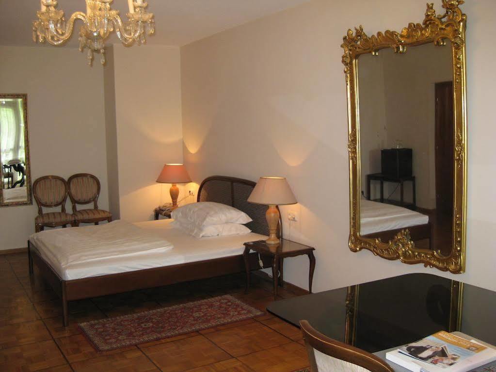 Dom Hotel Linz Eksteriør billede